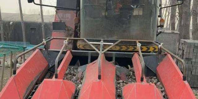 英虎4YZJ-4玉米收获机