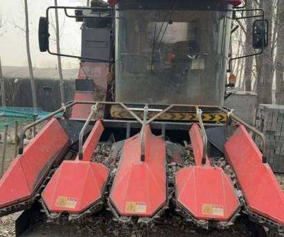 英虎4YZJ-4玉米收获机