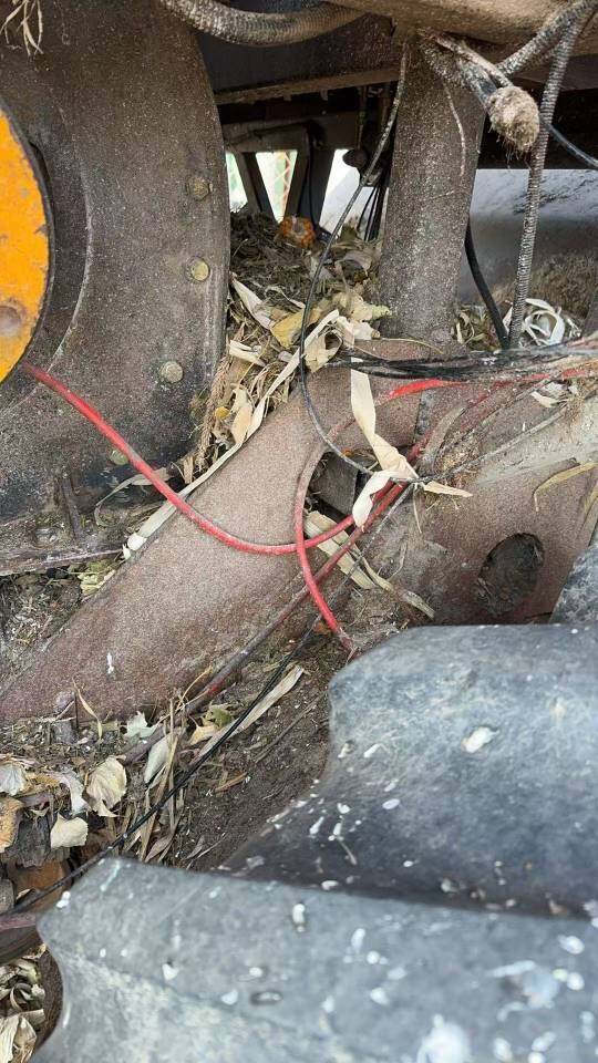 英虎4YZJ-4玉米收获机