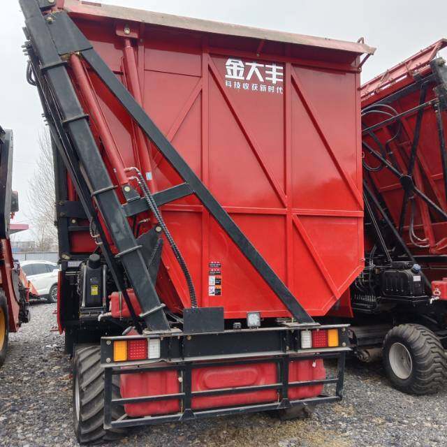 金大丰4YZPSJ-4C自走式玉米茎穗兼收收割机