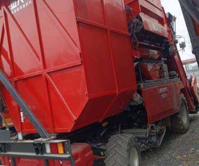 金大丰4YZPSJ-4C自走式玉米茎穗兼收收割机