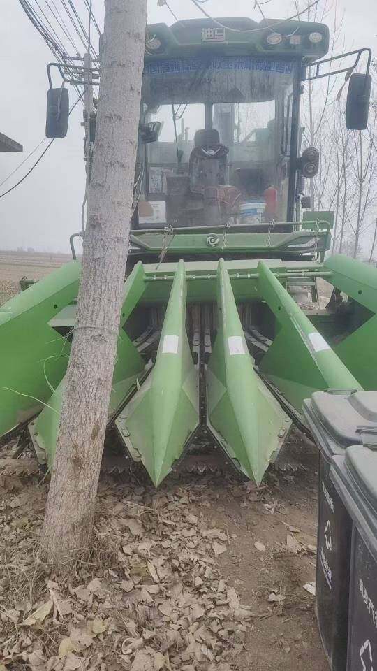迪马猛狼4YZJ-5自走式玉米茎穗兼收收割机
