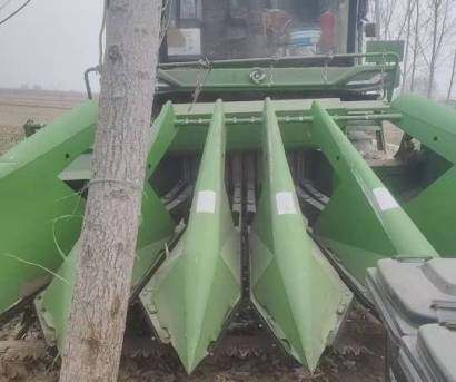 迪马猛狼4YZJ-5自走式玉米茎穗兼收收割机