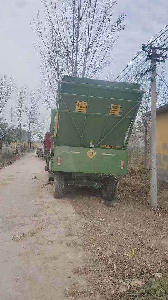 迪马猛狼4YZJ-5自走式玉米茎穗兼收收割机