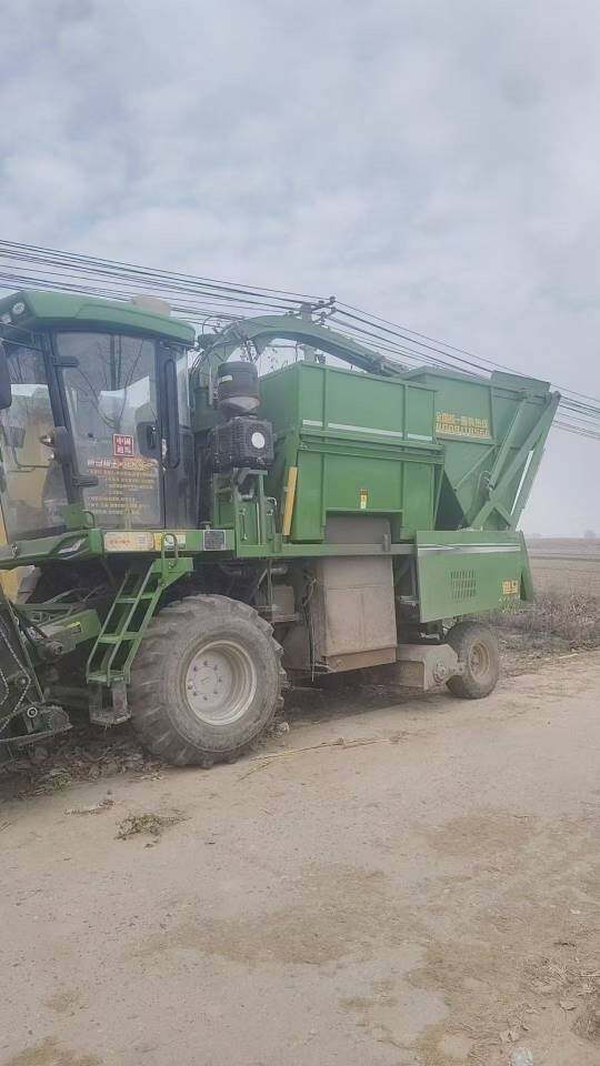 迪马猛狼4YZJ-5自走式玉米茎穗兼收收割机