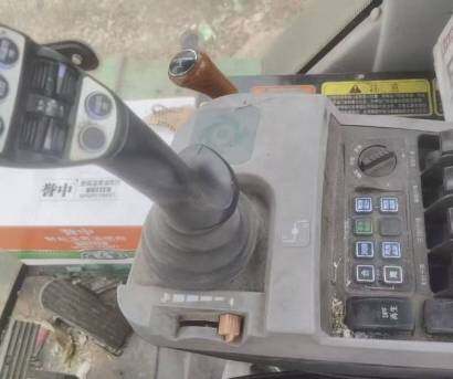 迪马猛狼4YZJ-5自走式玉米茎穗兼收收割机