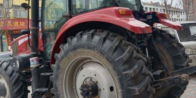 东方红LN2004拖拉机