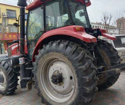 东方红LN2004拖拉机