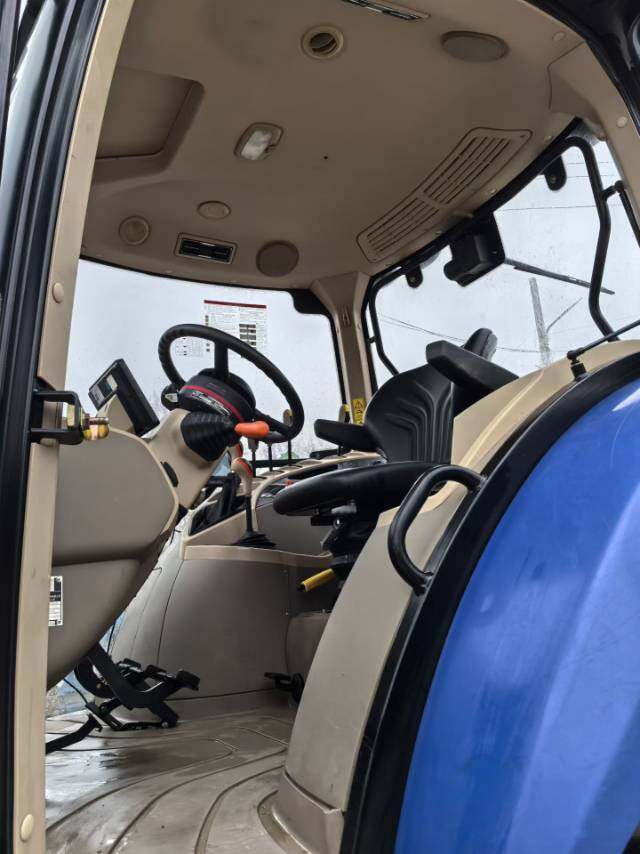 雷沃欧豹M2004-5G轮式拖拉机