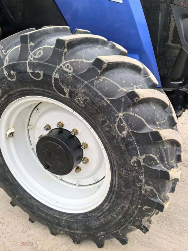 雷沃欧豹M2004-5G轮式拖拉机