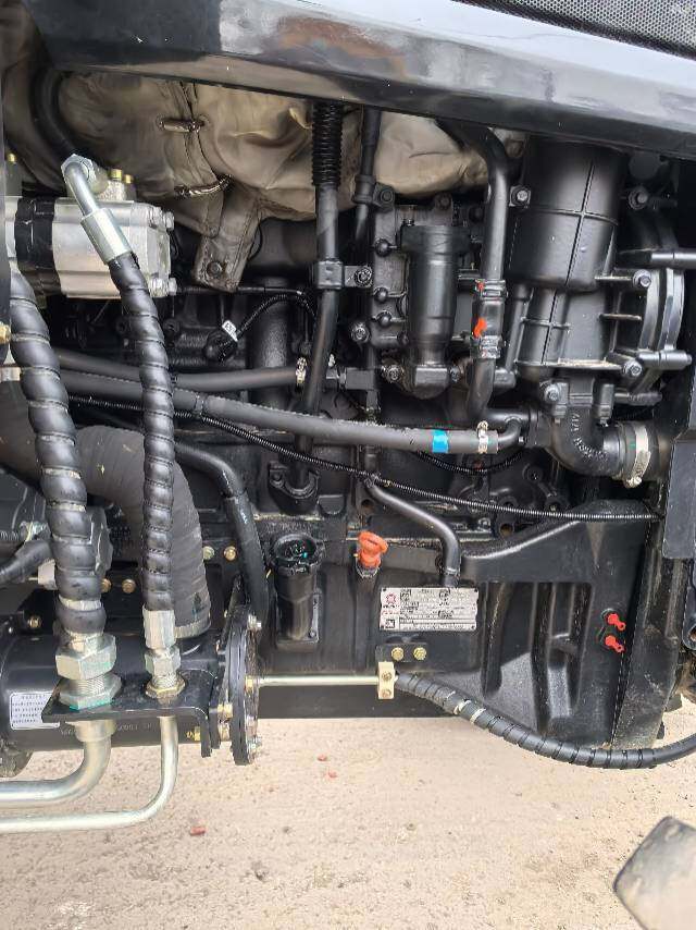 雷沃欧豹M2004-5G轮式拖拉机