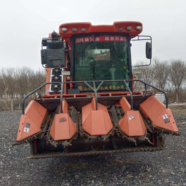 国丰金麒麟4YZQP-4型玉米茎穗兼收收割机