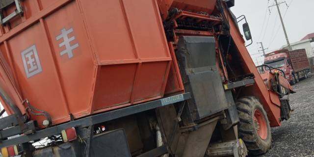 国丰金麒麟4YZQP-4型玉米茎穗兼收收割机