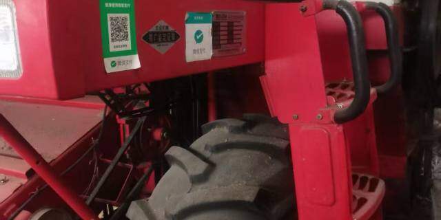 雷沃GE70小麦收割机