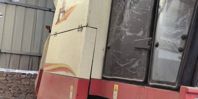 雷沃GE70小麦收割机