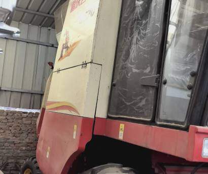 雷沃GE70小麦收割机