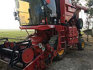 雷沃GM100谷物收割机