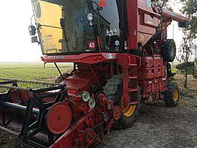 雷沃GM100谷物收割机