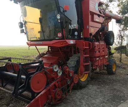 雷沃GM100谷物收割机