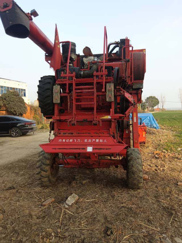 雷沃GM100谷物收割机