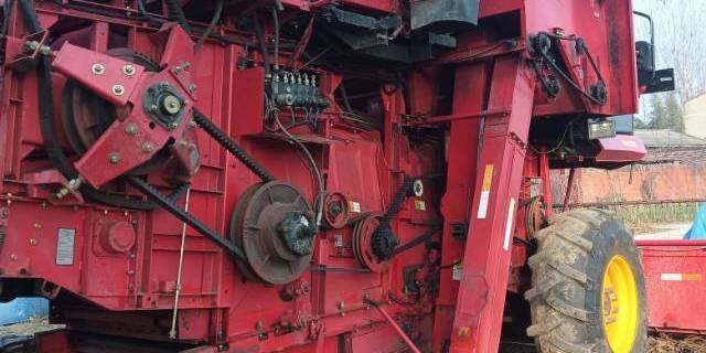 雷沃GM100谷物收割机