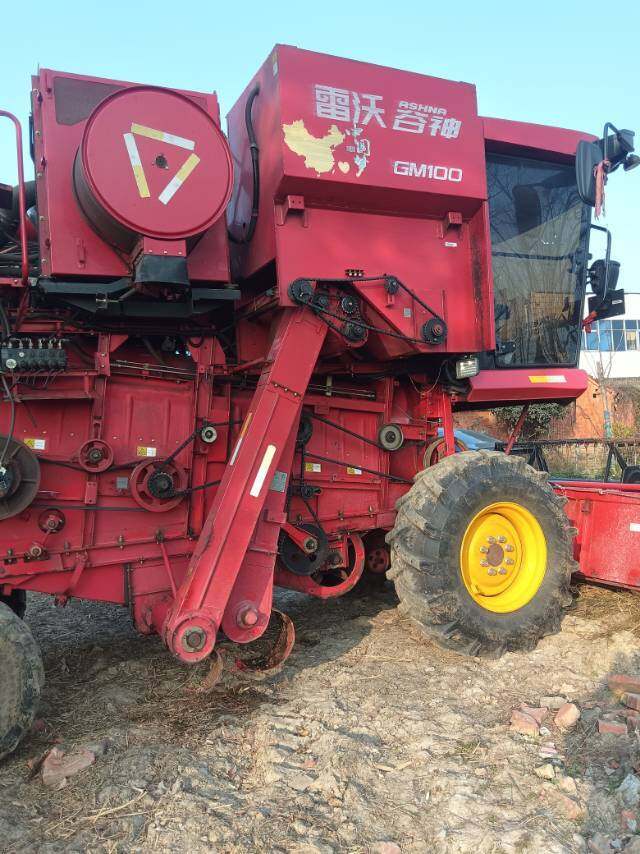雷沃GM100谷物收割机