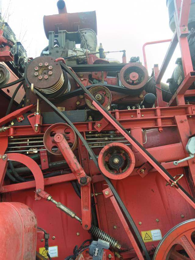 雷沃GM100谷物收割机