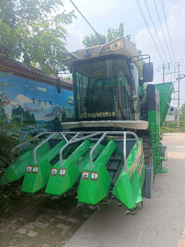 万年历四行玉米收获机
