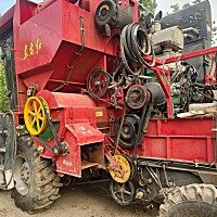 东方红小型纵轴流收割机