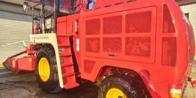 中机美诺9335（G4）自走式青饲料收获机