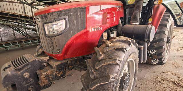 东方红LN2004拖拉机
