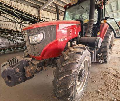 东方红LN2004拖拉机