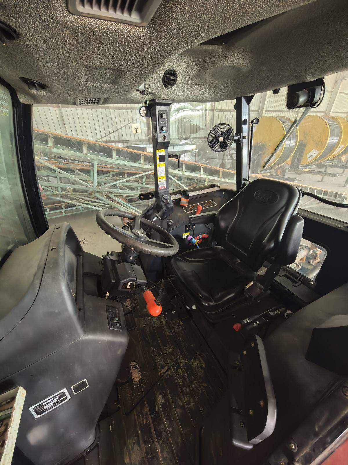 东方红LN2004拖拉机