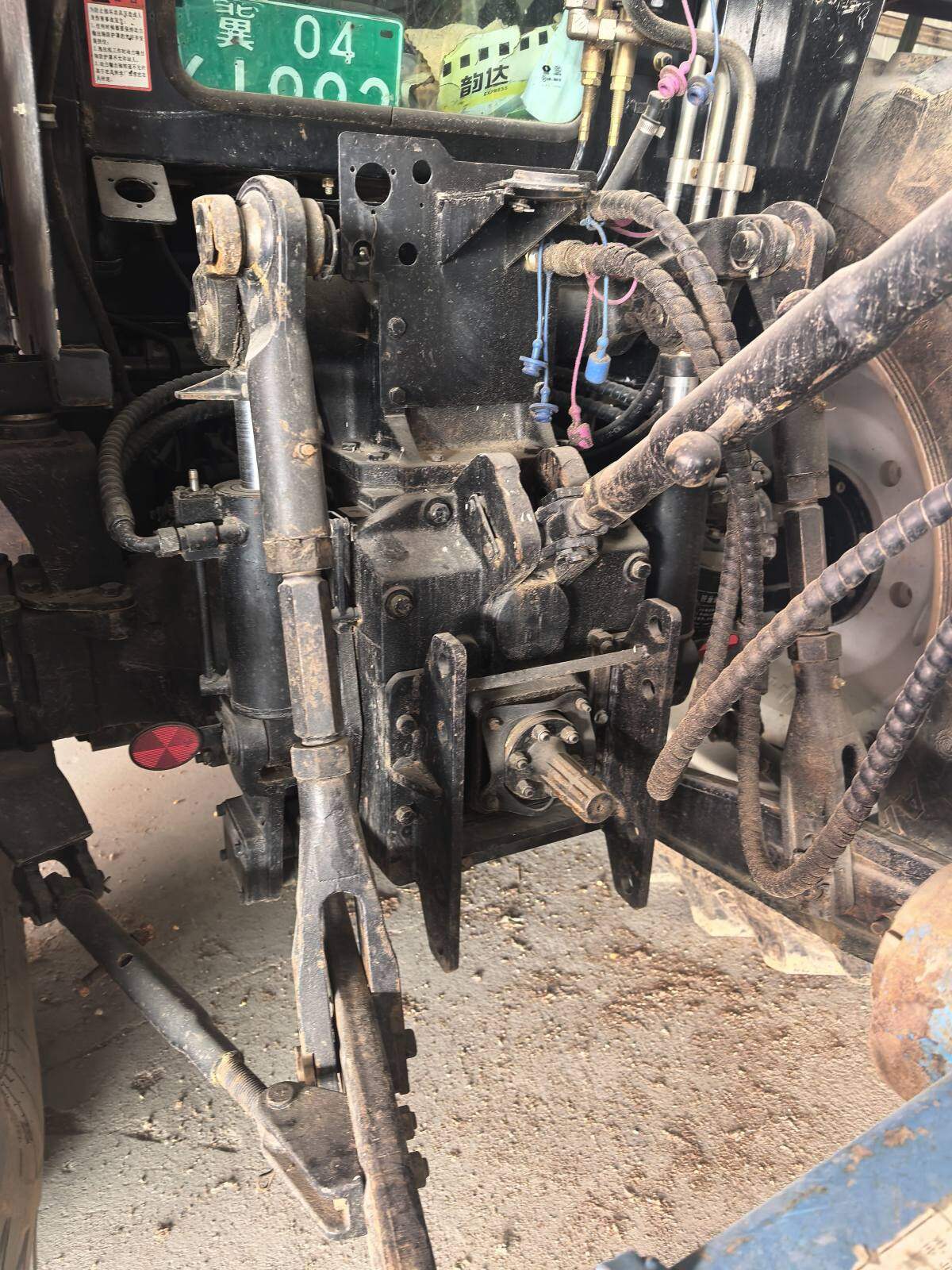 东方红LN2004拖拉机