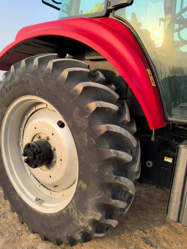 东方红LN2004轮式拖拉机