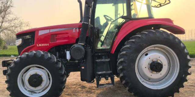 东方红LN2004轮式拖拉机