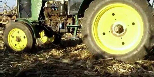 约翰迪尔7501拖拉机