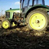 约翰迪尔7501拖拉机