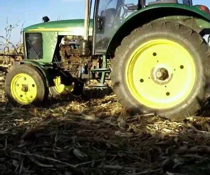 约翰迪尔7501拖拉机