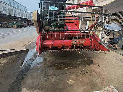 雷沃谷神领航RG3085Pro（4LZ-8G7A）履带收割机