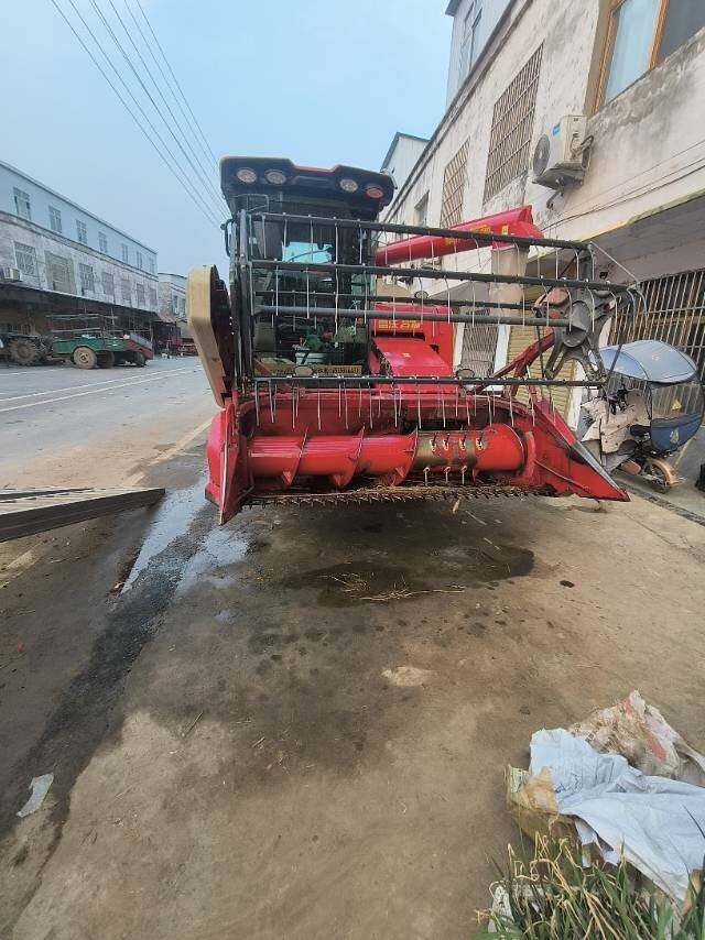 雷沃谷神领航RG3085Pro(4LZ-8G7A)履带收割机