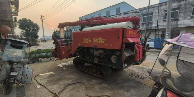 雷沃谷神领航RG3085Pro(4LZ-8G7A)履带收割机