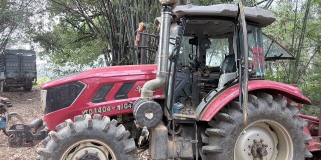 华夏TD1404-1拖拉机