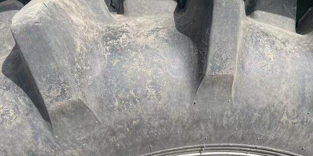 冀拖奔野JT704拖拉机