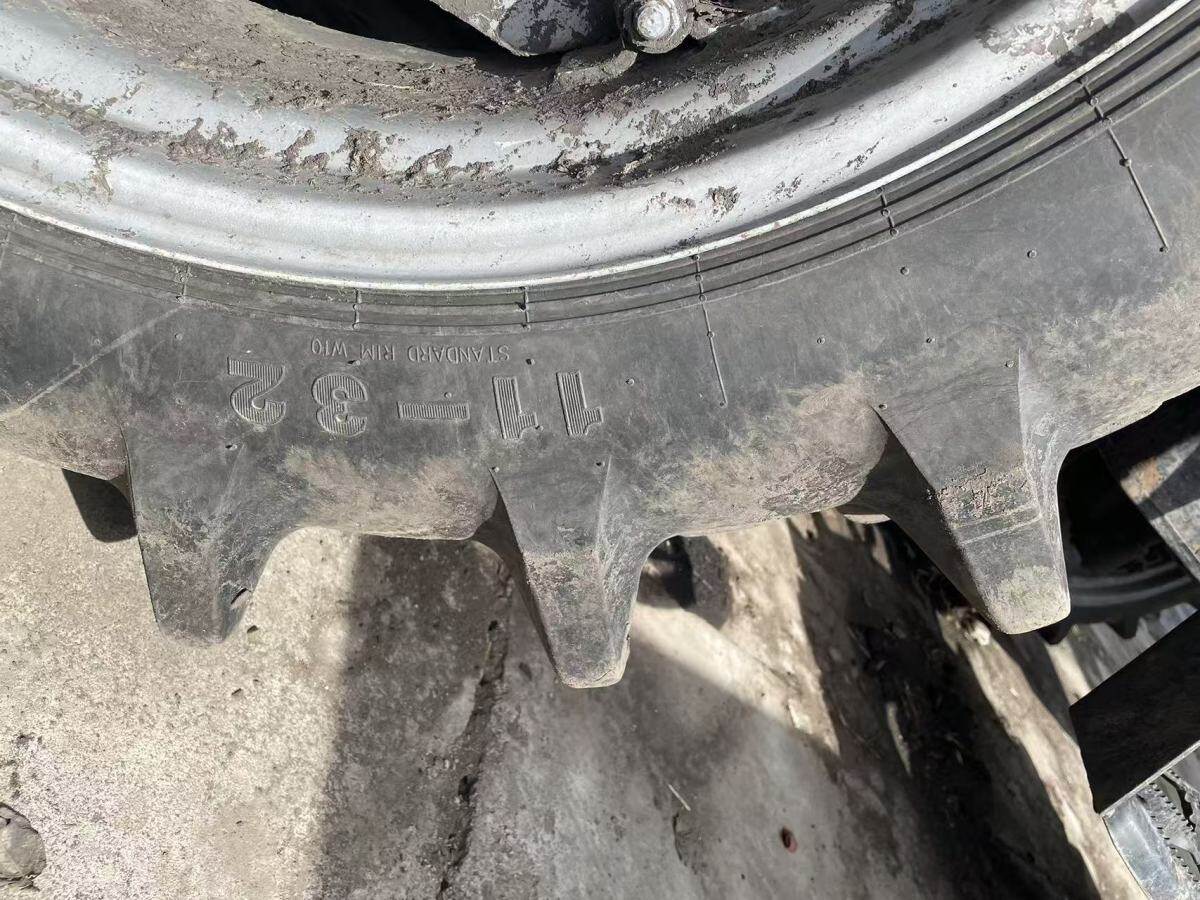 冀拖奔野JT704拖拉机