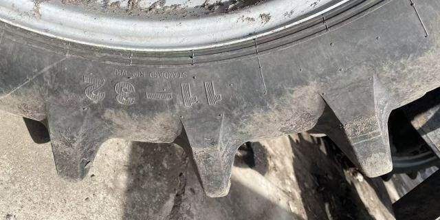 冀拖奔野JT704拖拉机