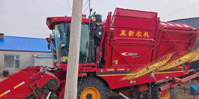 河北冀新4YZJ-5A1玉米茎穗兼收机
