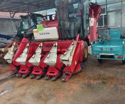 雷沃谷神雷沃谷神CH4P(4YZ-4HP1)玉米收获机