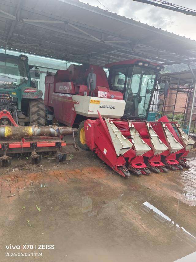 雷沃谷神雷沃谷神CH4P(4YZ-4HP1)玉米收获机