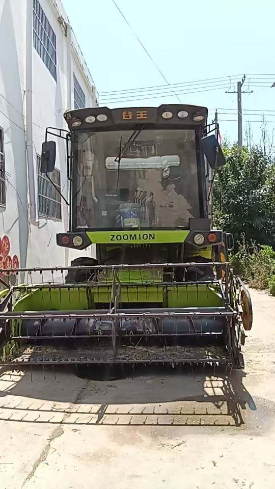 中联谷王4LZ-8B1谷物联合收割机